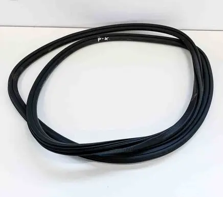 Porsche Macan (95B) Rubber seal front coupe door 95B831721
