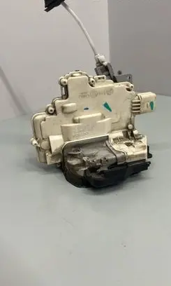 Audi A3 S3 8P Front door lock 4F1837016