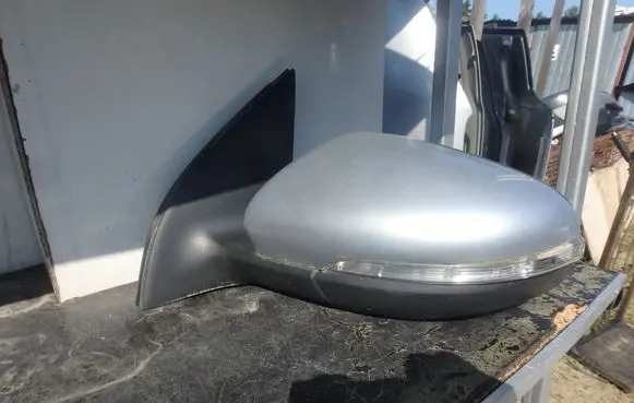 Volkswagen Golf VI Manual wing mirror 