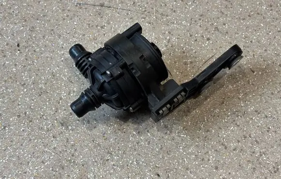 BMW X5 G05 Electric auxiliary coolant/water pump 8477210 8474821