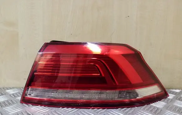 Volkswagen PASSAT B8 Rear/tail lights 3G5945312