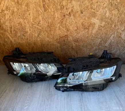 Peugeot 308 Headlights/headlamps set 9851673580