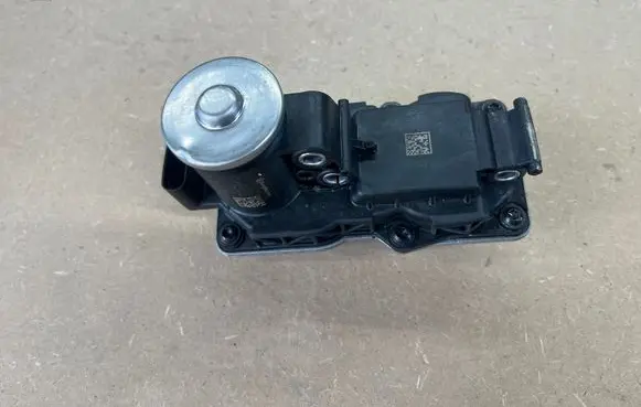 Mercedes-Benz A W177 Turbo charger electric actuator 04900 Z06017 L001940870