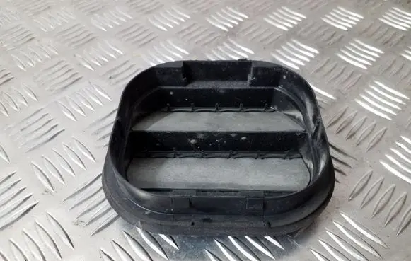 Opel Mokka Quarter panel pressure vent 13502348