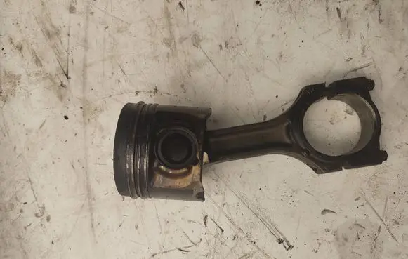 BMW X5 F15 Piston 8D0002507