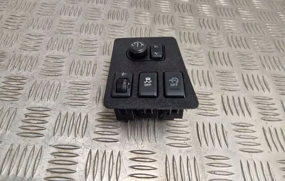 Nissan Qashqai+2 Wing mirror switch 68485