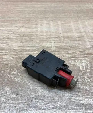 BMW 3 E36 Brake pedal sensor switch 8360420