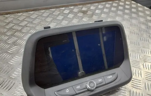 Chevrolet Camaro Radio/CD/DVD/GPS head unit 84135751