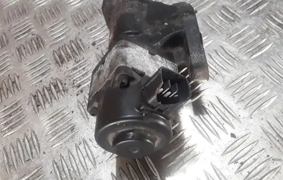 Nissan Almera Tino EGR valve