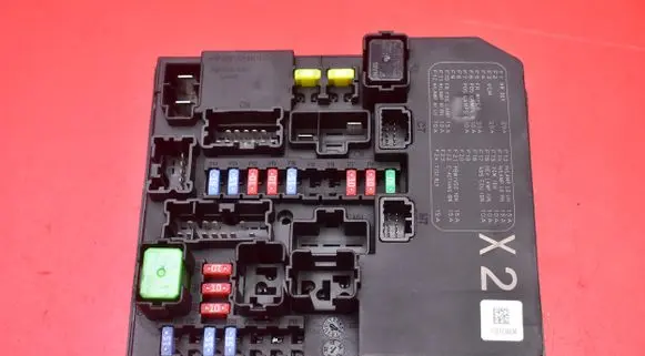 Nissan Leaf I (ZE0) Fuse box set 284B74NM3A