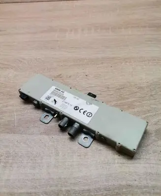 BMW 5 E39 Aerial antenna amplifier 6906078