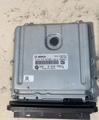 BMW 5 F10 F11 Engine control unit/module 8516753