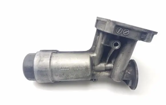Audi A4 S4 B7 8E 8H Oil filter mounting bracket 038115389C