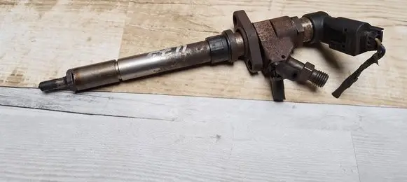 Ford Mondeo MK IV Fuel injector 9657144580