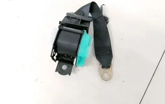 Middle seatbelt (rear)