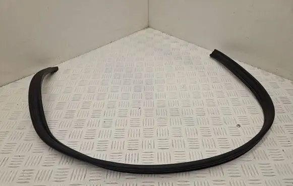 Volvo S60 Engine compartment rubber