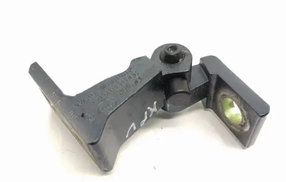 Skoda Fabia Mk3 (NJ) Front door upper hinge 8K0831401P A046573