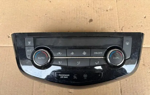 Nissan X-Trail T32 Climate control unit 275004EA0A