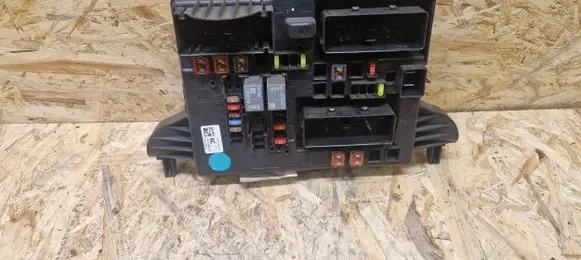 Opel Insignia A Fuse module 13277319 09023305009