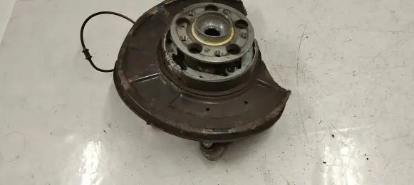 Mercedes-Benz E W212 Rear wheel hub A2129051001