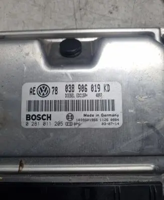 Volkswagen PASSAT B6 Engine control unit/module 038906019KD 1039S01966 0281011205
