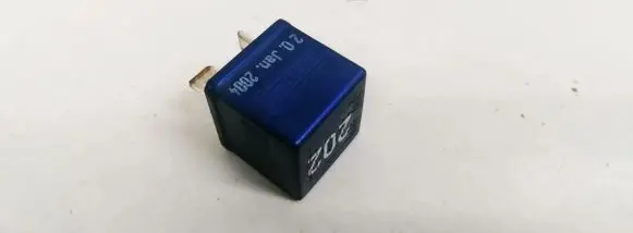 Audi A6 S6 C5 4B Other relay 8A0951253 899587