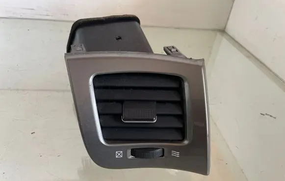 Toyota Avensis Verso Dashboard side air vent grill/cover trim 5566044080 5566044050 5568744030
