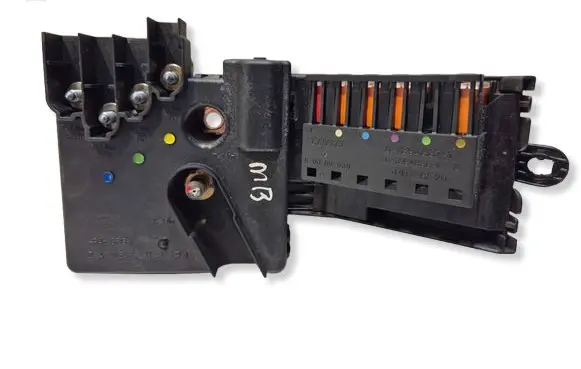 Mercedes-Benz E W211 Fuse module 013948371 013948381