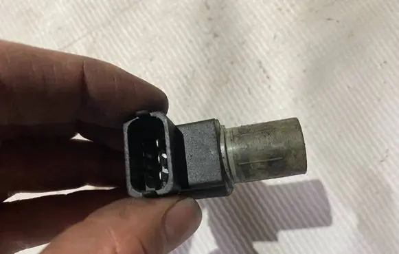 Mercedes-Benz E W211 Camshaft position sensor a0031539728 0031539728