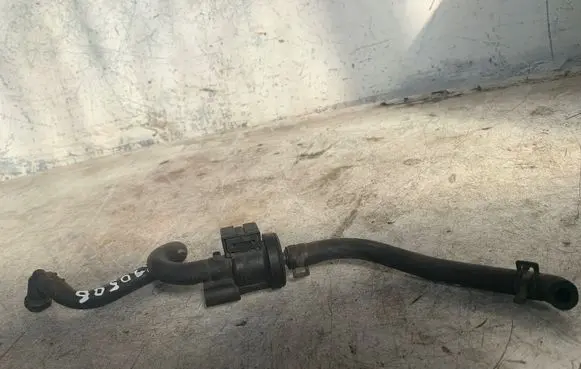 Volkswagen Jetta VI Vacuum valve 06e906517A