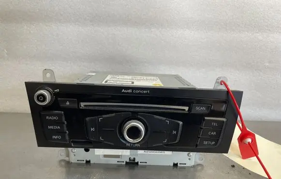 Audi A4 S4 B8 8K Radio/CD/DVD/GPS head unit 8R1035186
