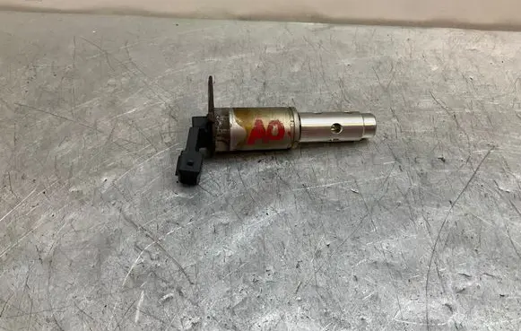 BMW 3 E92 E93 Camshaft vanos timing valve 7585425 13151284
