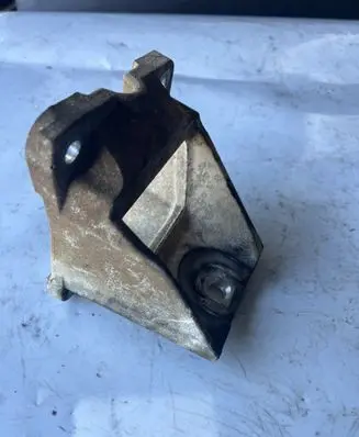 Dodge Nitro Engine mounting bracket