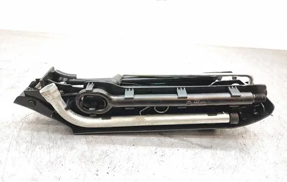 Volkswagen Transporter - Caravelle T6 Tool set 7E0011031H 7E0012113D 7E0807401