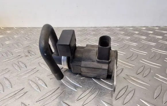 Audi A8 S8 D3 4E Turbo solenoid valve 057906630A