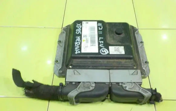 Opel Meriva B Engine control unit/module 55579893