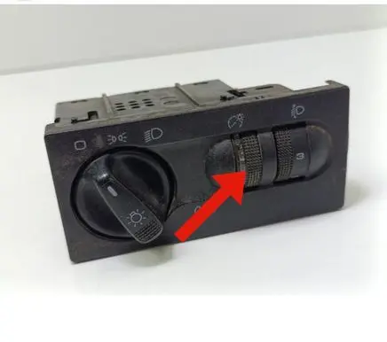 Volkswagen Golf III Light switch 1H6941531N
