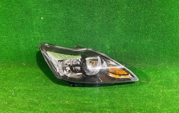 Ford Focus Headlight/headlamp