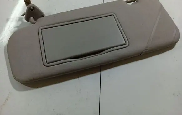 Mitsubishi Grandis Sun visor 