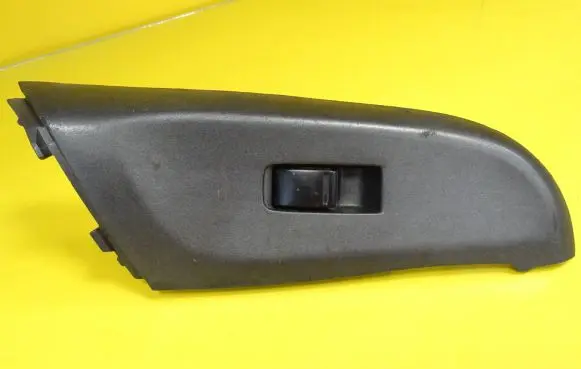 Nissan Almera N16 Electric window control switch 80960