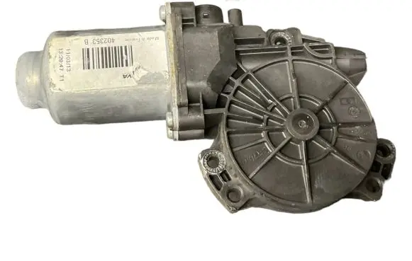 Hyundai ix35 Rear door window regulator motor 402353B