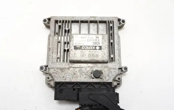 Hyundai i20 (PB PBT) Engine control unit/module 3911003256 9001040380KD