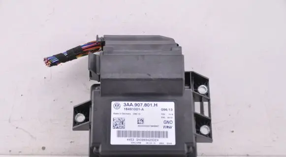 Audi Q3 8U Rear brake EMF control unit/module 3AA907801H