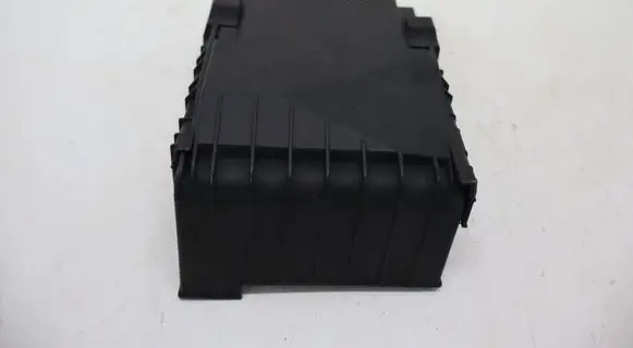 Volkswagen Touran I Fuse box cover 1K0937132F