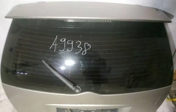 Mitsubishi Grandis Tailgate/trunk/boot lid rudas