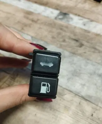Tailgate opening switch