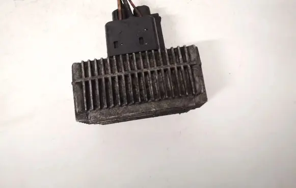 Opel Signum Glow plug pre-heat relay 51299008