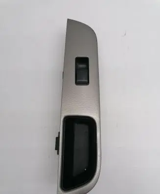 Nissan Tiida C11 Electric window control switch
