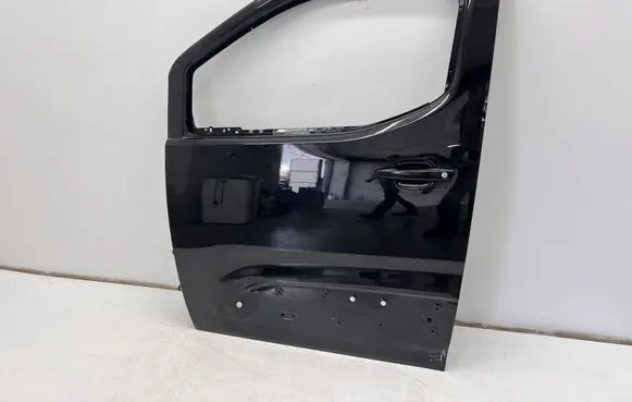 Opel Combo E Front door 