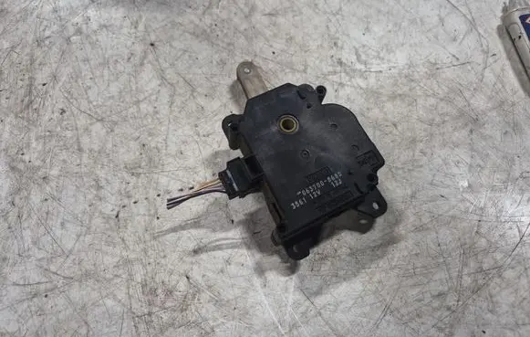 Toyota Avensis T270 Air flap motor/actuator 0637008680